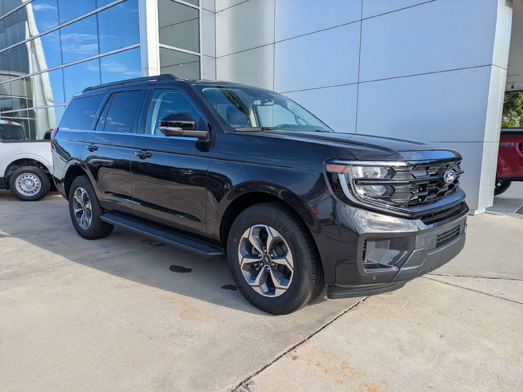 New 2027 Ford Expedition Active RWD image 2