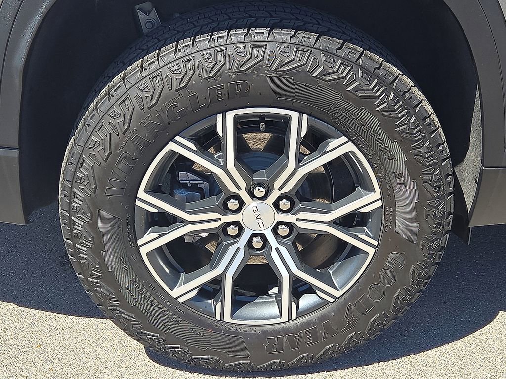 Used 2024 GMC Acadia AT4 AWD/4WD image 7