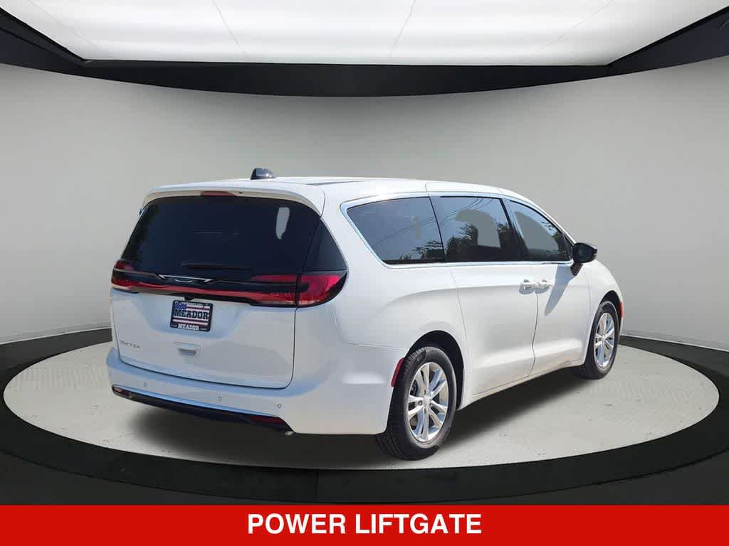 New 2027 Chrysler Pacifica Select FWD image 6