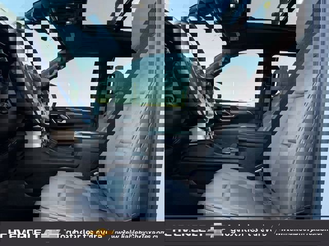 Used 2022 GMC Yukon SLT w/ SLT Premium Package image 31