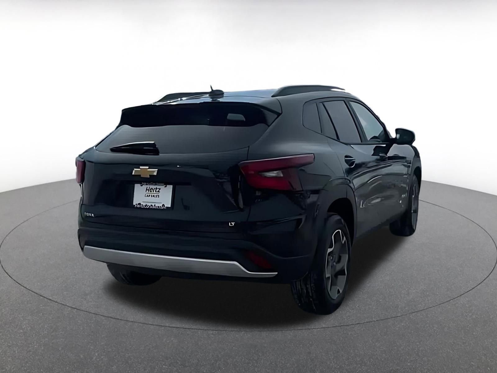 Used 2025 Chevrolet Trax LT w/ LT Convenience Package image 14