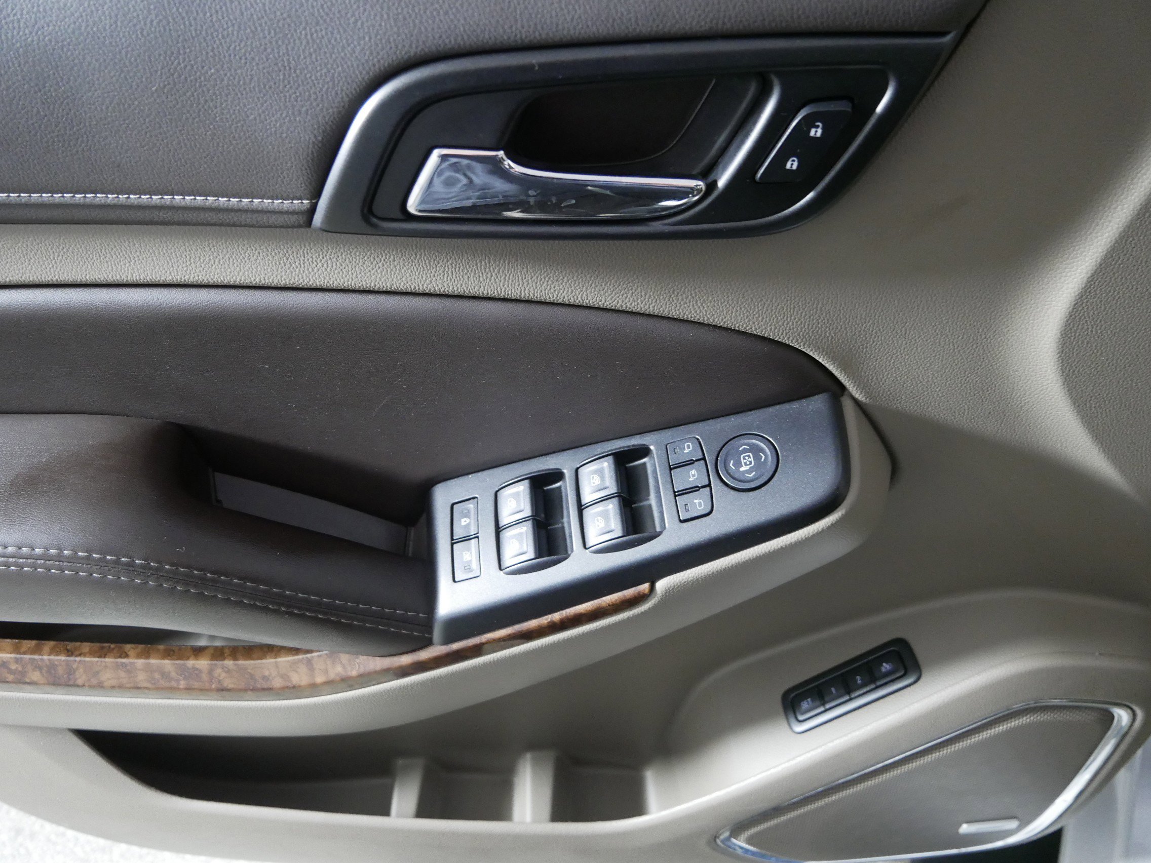 Used 2016 Chevrolet Tahoe LTZ image 19