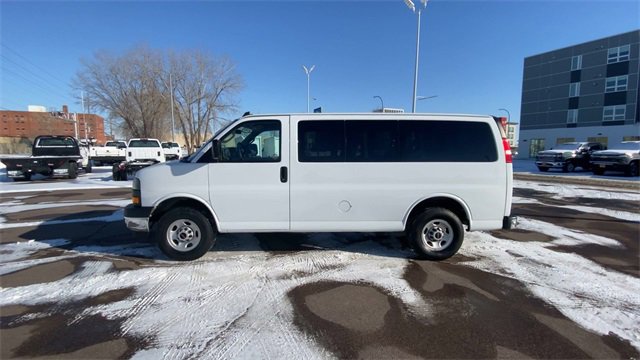 Used 2023 GMC Savana 2500 LS w/ Driver Convenience Package image 5