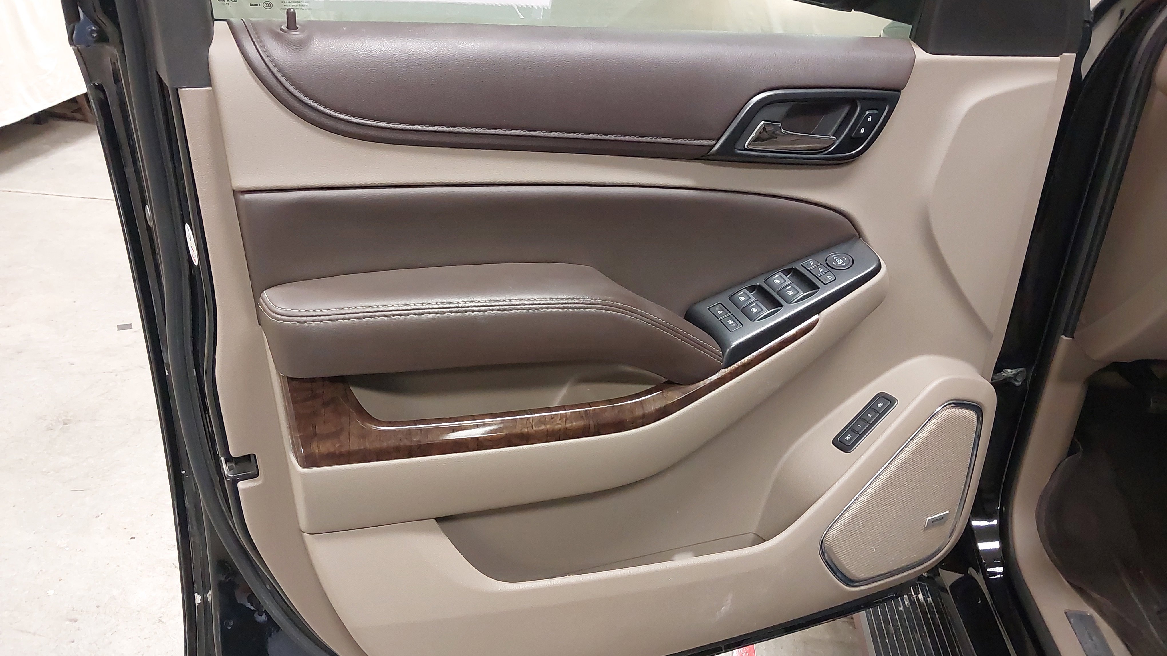 Used 2018 Chevrolet Tahoe LT image 24