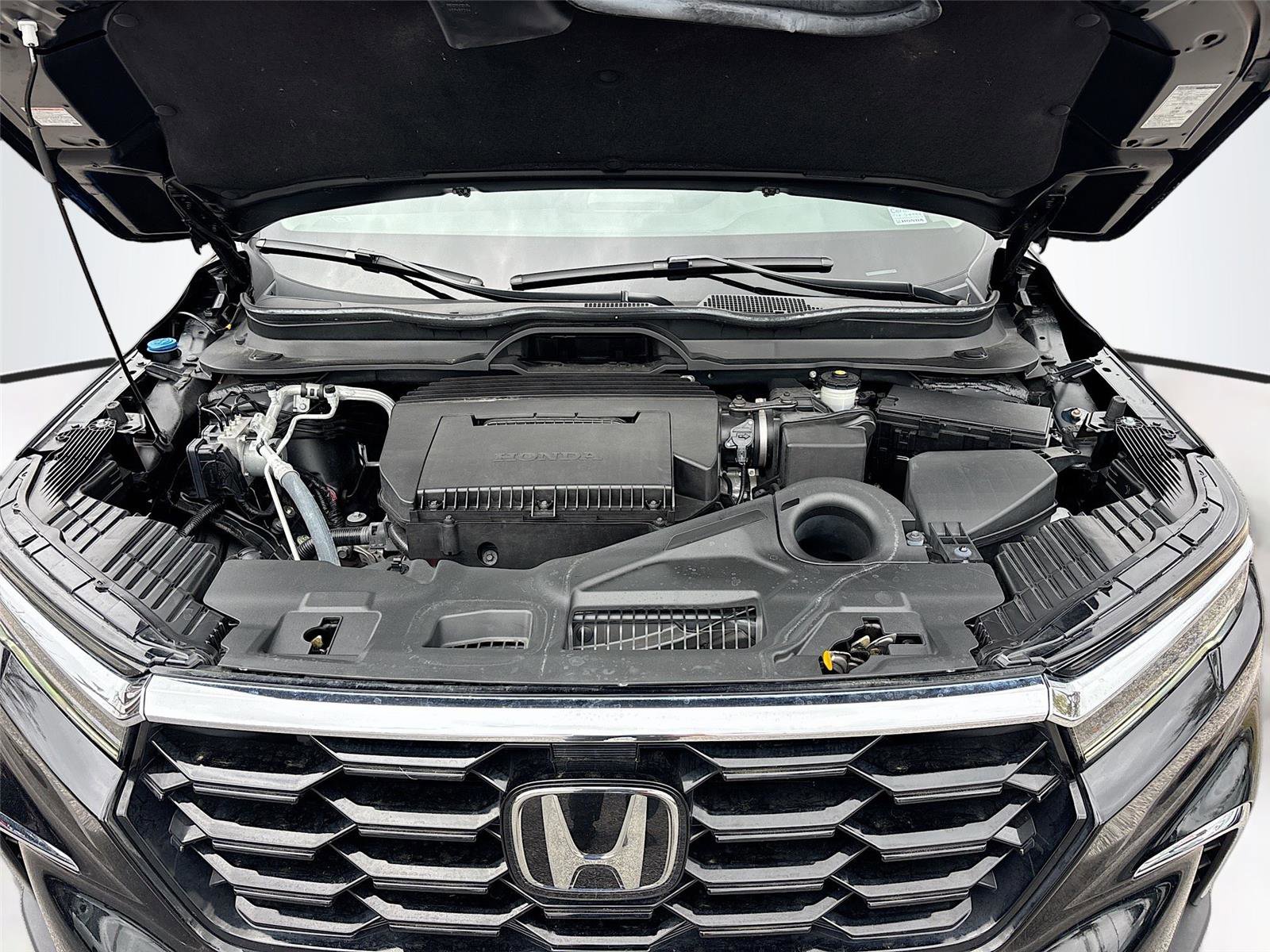 Certified 2025 Honda Pilot Touring image 37