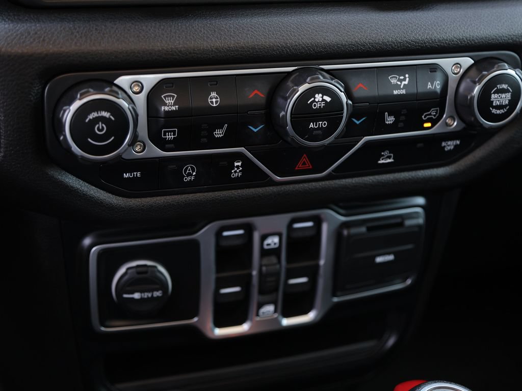 Used 2024 Jeep Wrangler Unlimited Sport AWD/4WD image 19