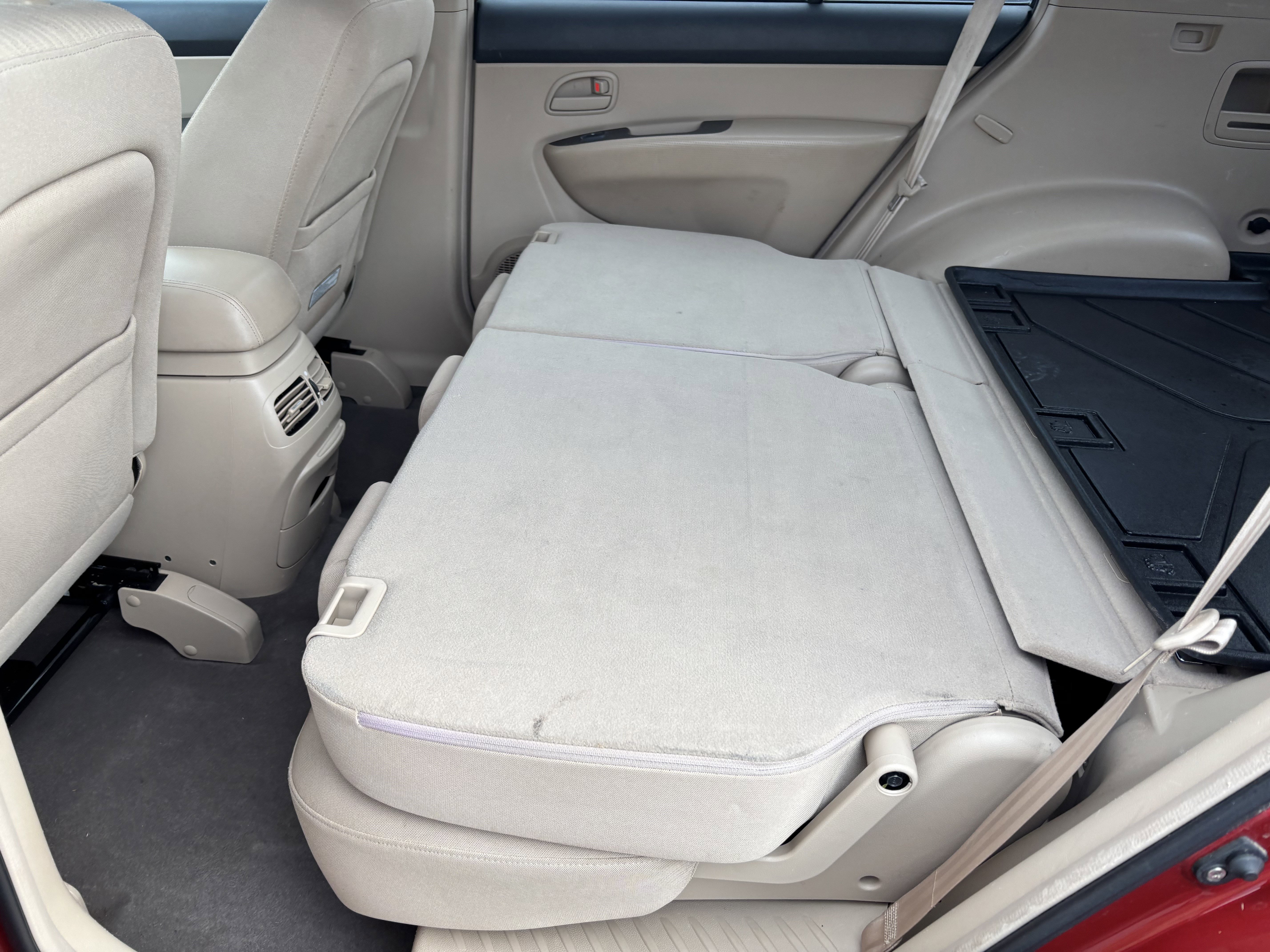 Used 2007 Kia Rondo LX w/ Convenience Pkg image 26