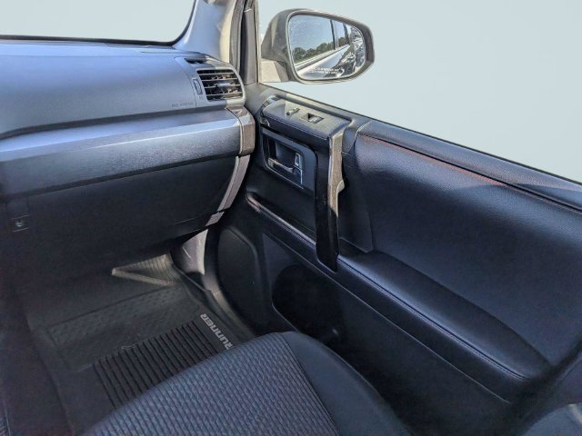 Used 2018 Toyota 4Runner TRD Off-Road AWD/4WD image 16