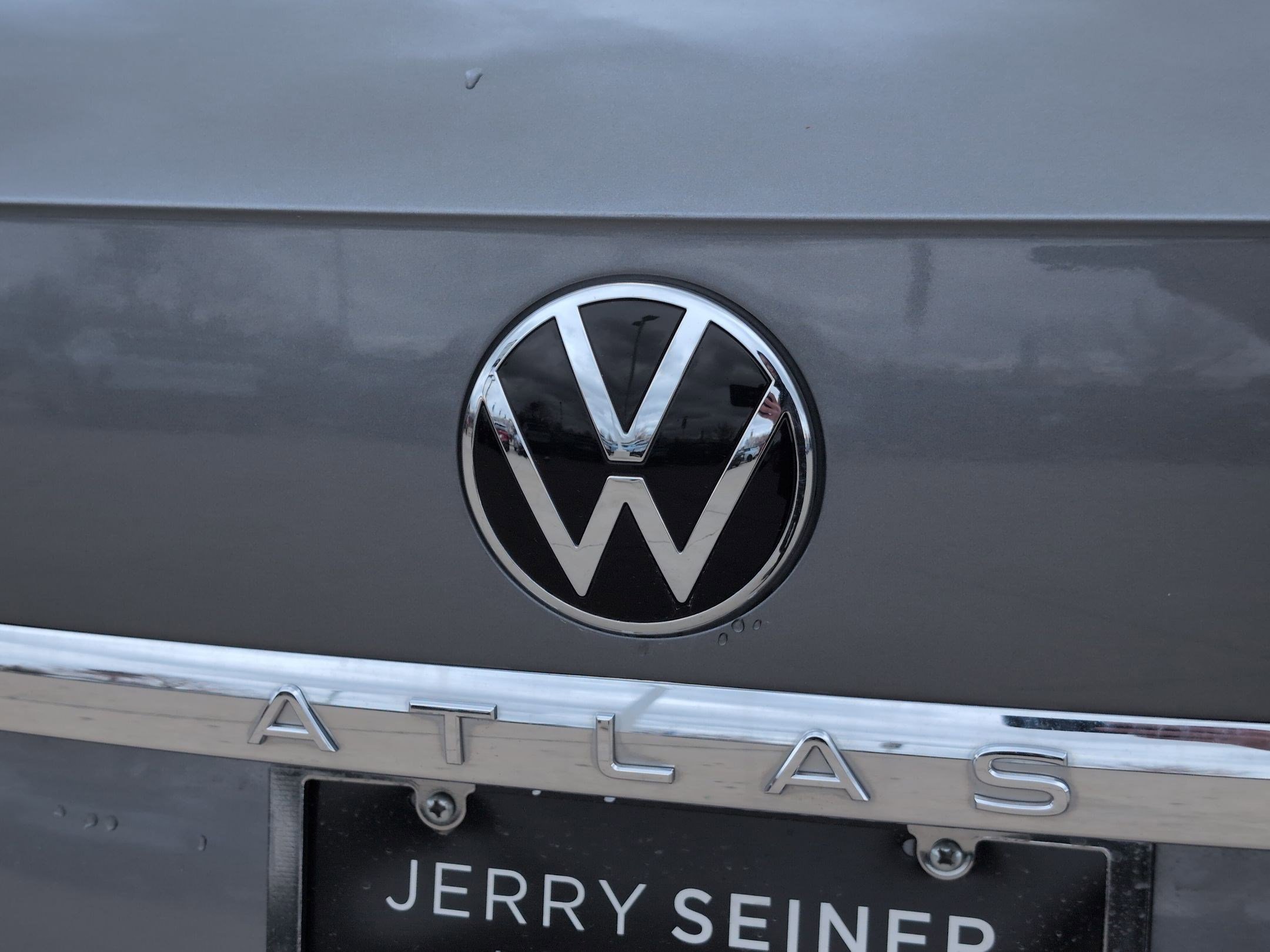 Used 2022 Volkswagen Atlas Cross Sport SE image 14