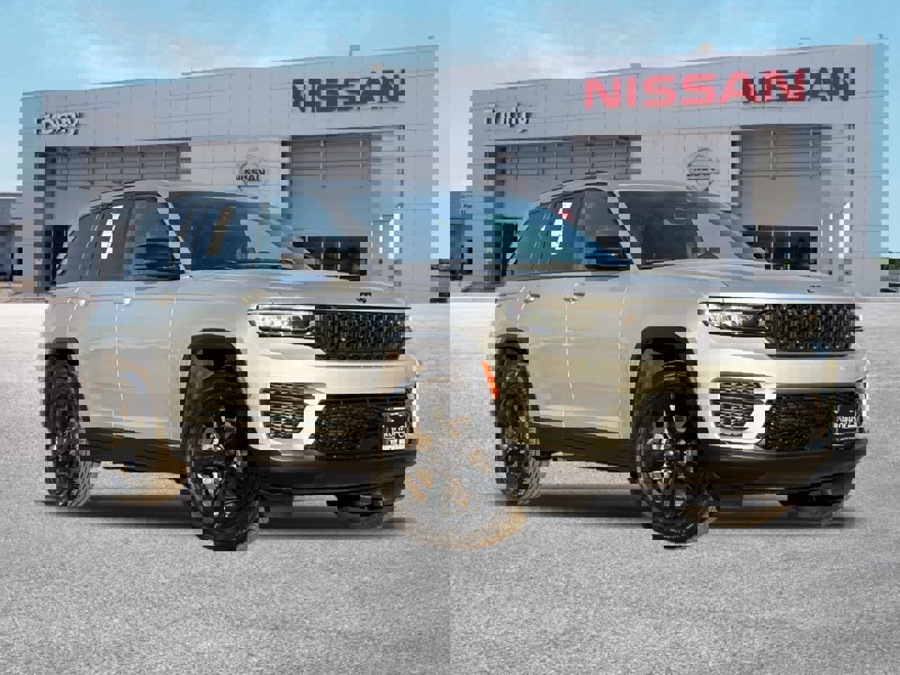 Used 2022 Jeep Grand Cherokee Altitude image 1