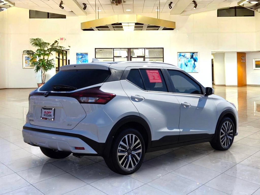 Certified 2022 Nissan Kicks SV FWD image 5