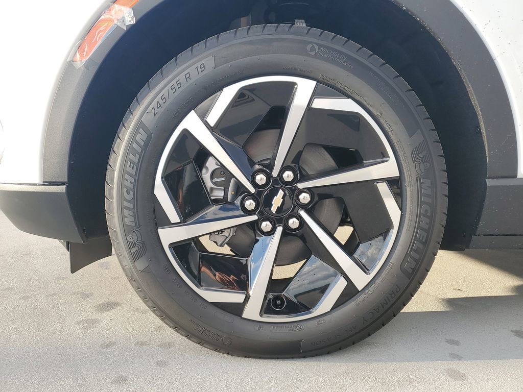 New 2026 Chevrolet Equinox EV LT image 6