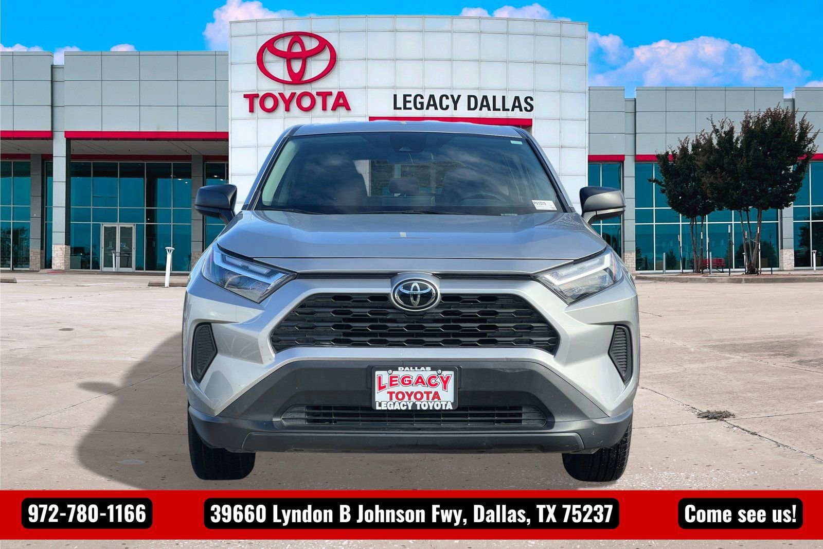 Used 2024 Toyota RAV4 LE image 5