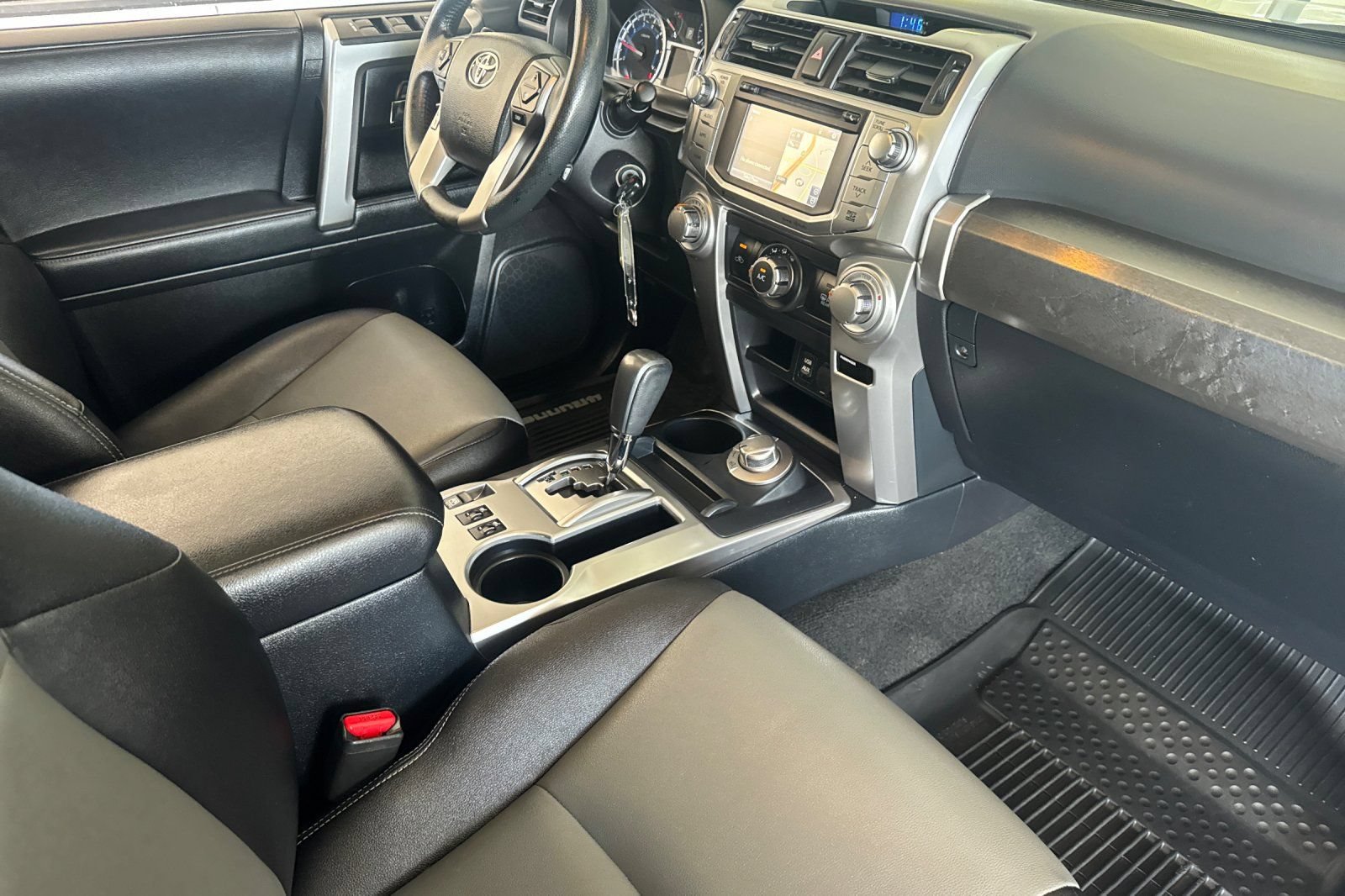 Used 2018 Toyota 4Runner SR5 Premium AWD/4WD image 13