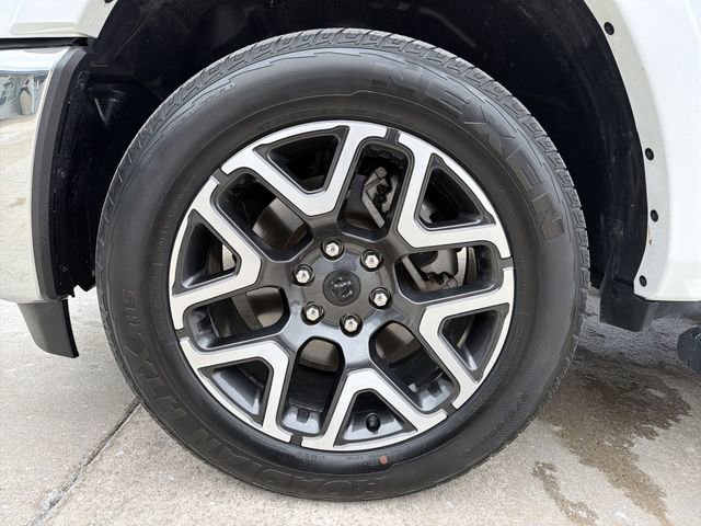 Used 2025 RAM 1500 Laramie image 12