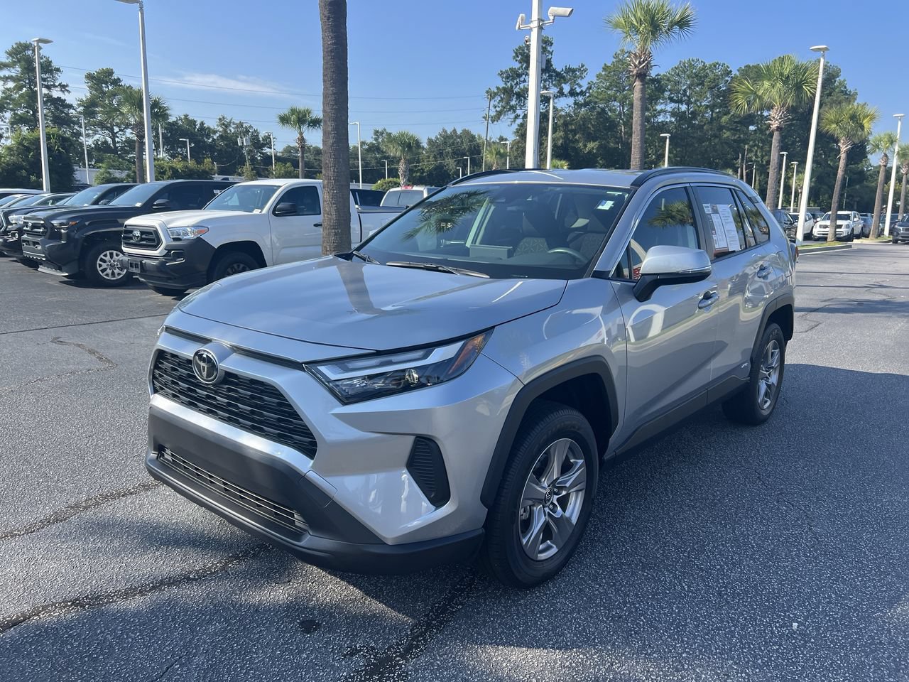 Used 2025 Toyota RAV4 XLE AWD/4WD image 5