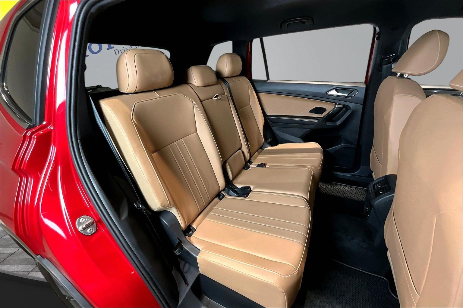 Used 2022 Volkswagen Tiguan SE AWD/4WD image 25