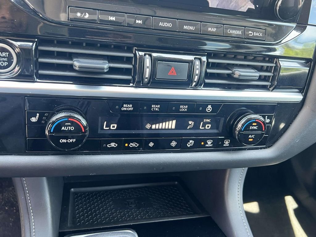 Used 2024 Nissan Pathfinder SL AWD/4WD image 29