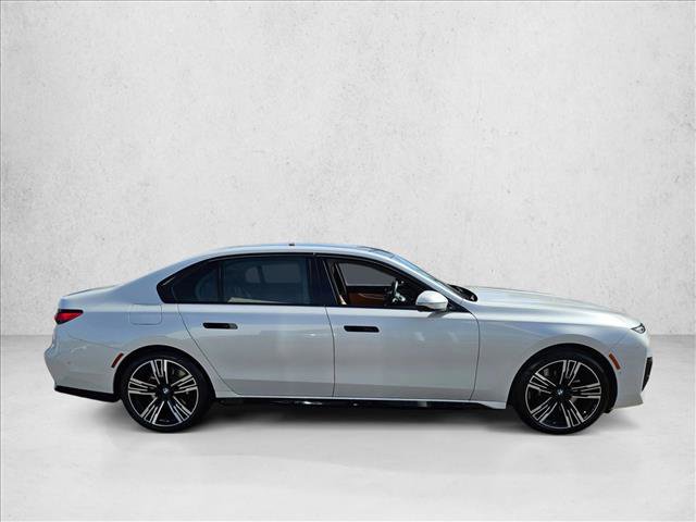 Used 2023 BMW 740i w/ Parking Assistance Package RWD image 4
