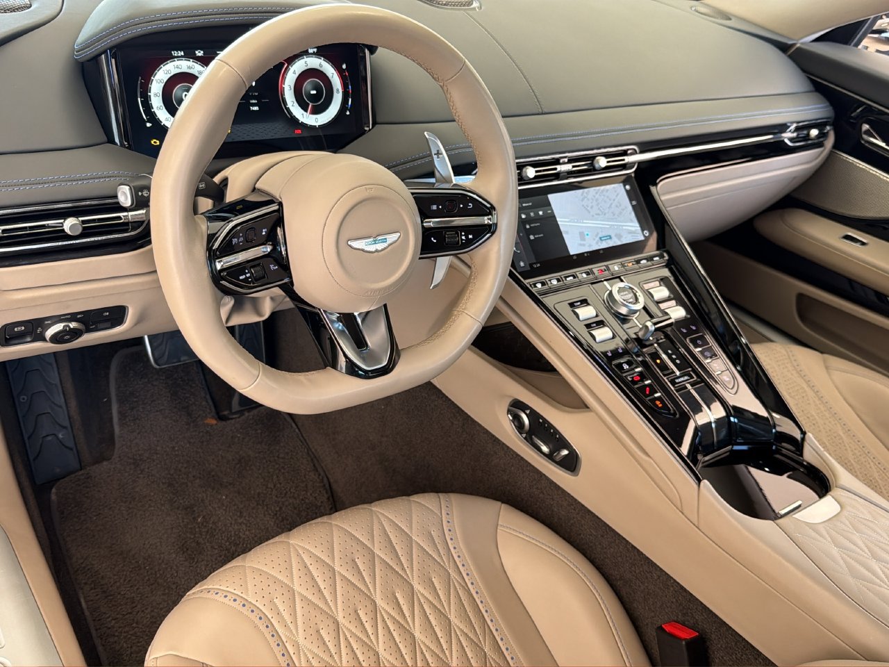 Used 2024 Aston Martin DB12 Coupe RWD image 23