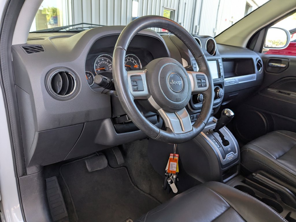 Used 2016 Jeep Compass High Altitude AWD/4WD image 2