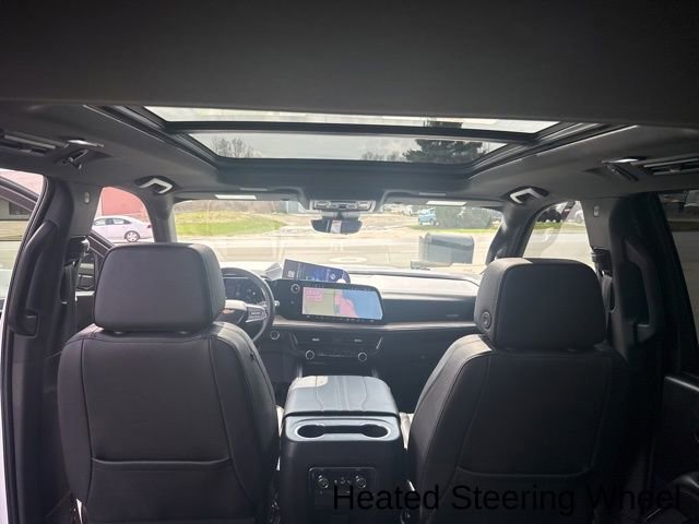 Used 2025 Chevrolet Suburban High Country image 24
