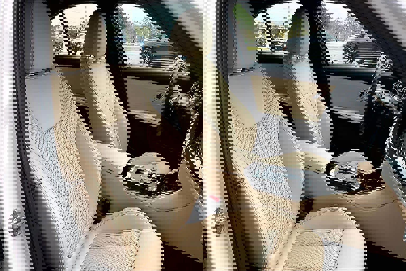 Certified 2024 BMW 330i Sedan w/ Premium Package image 8