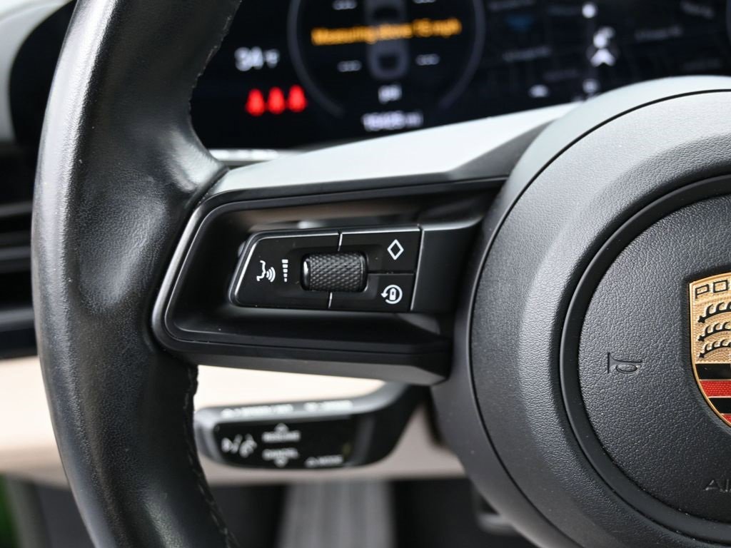 Used 2023 Porsche Taycan image 18