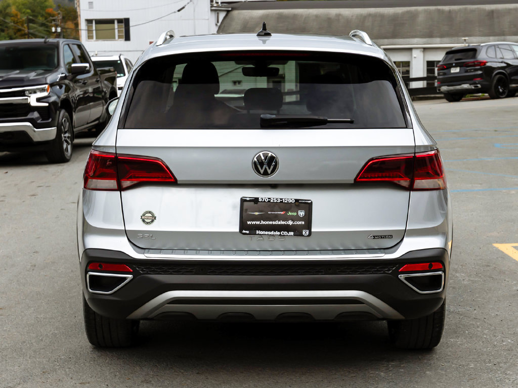 Used 2022 Volkswagen Taos SEL w/ Panoramic Sunroof Package AWD/4WD image 6