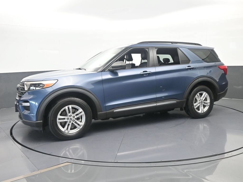 Used 2020 Ford Explorer XLT w/ Equipment Group 202A AWD/4WD image 2