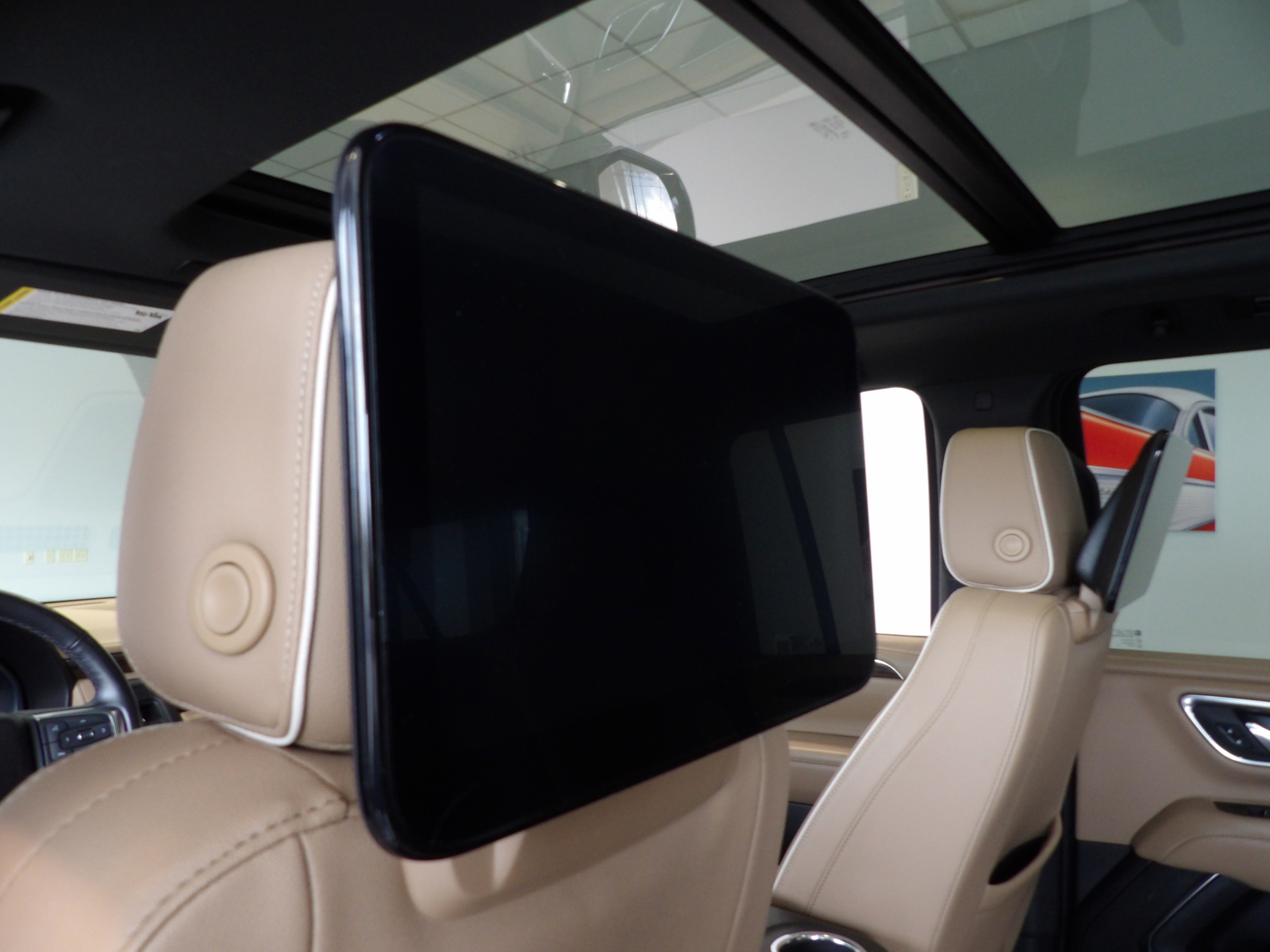 Used 2023 Chevrolet Suburban Premier AWD/4WD image 20