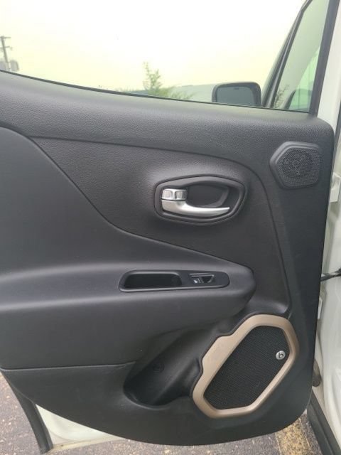 Used 2016 Jeep Renegade 75th Anniversary AWD/4WD image 18