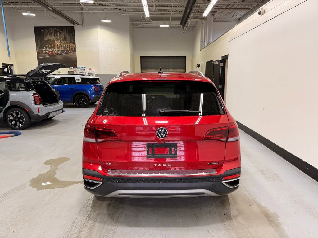 Used 2023 Volkswagen Taos SE w/ Panoramic Sunroof Package image 4