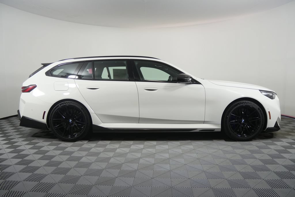 New 2027 BMW M5 Touring AWD/4WD image 3