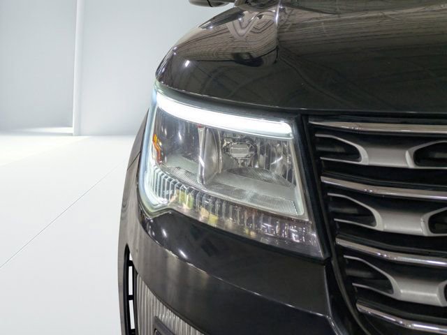 Used 2017 Ford Explorer Limited FWD image 8