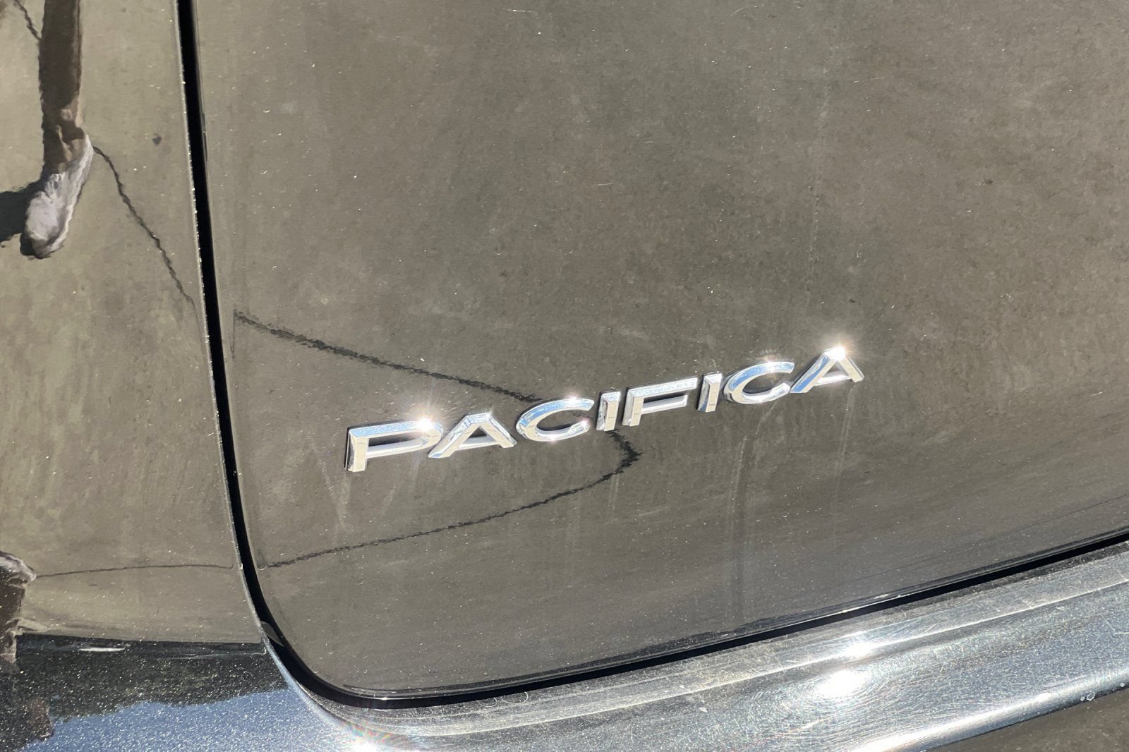 Used 2024 Chrysler Pacifica Limited FWD image 38
