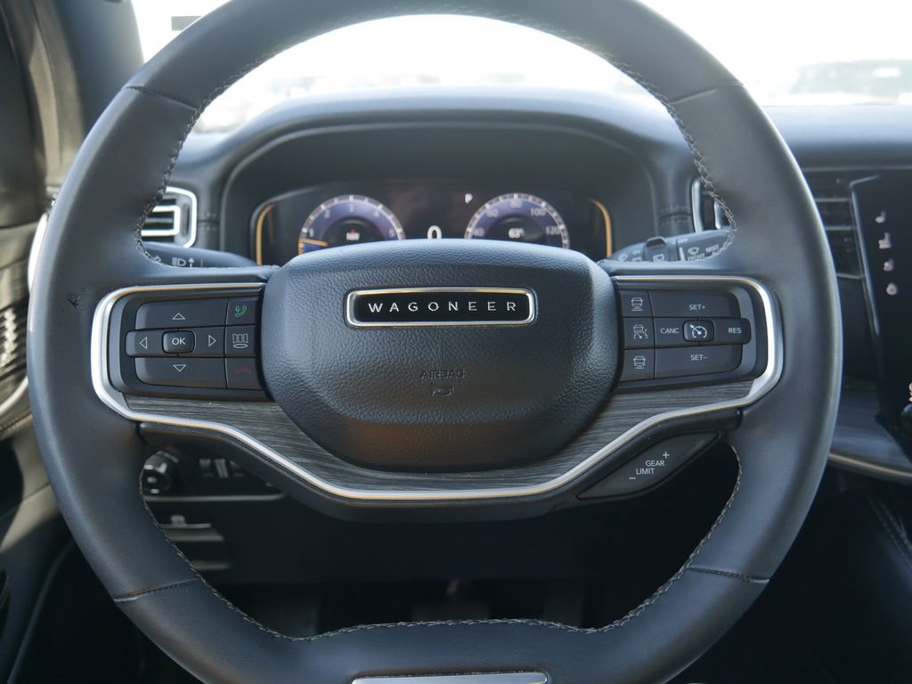 Certified 2024 Jeep Wagoneer L Series III w/ Flexible Seating Group image 43