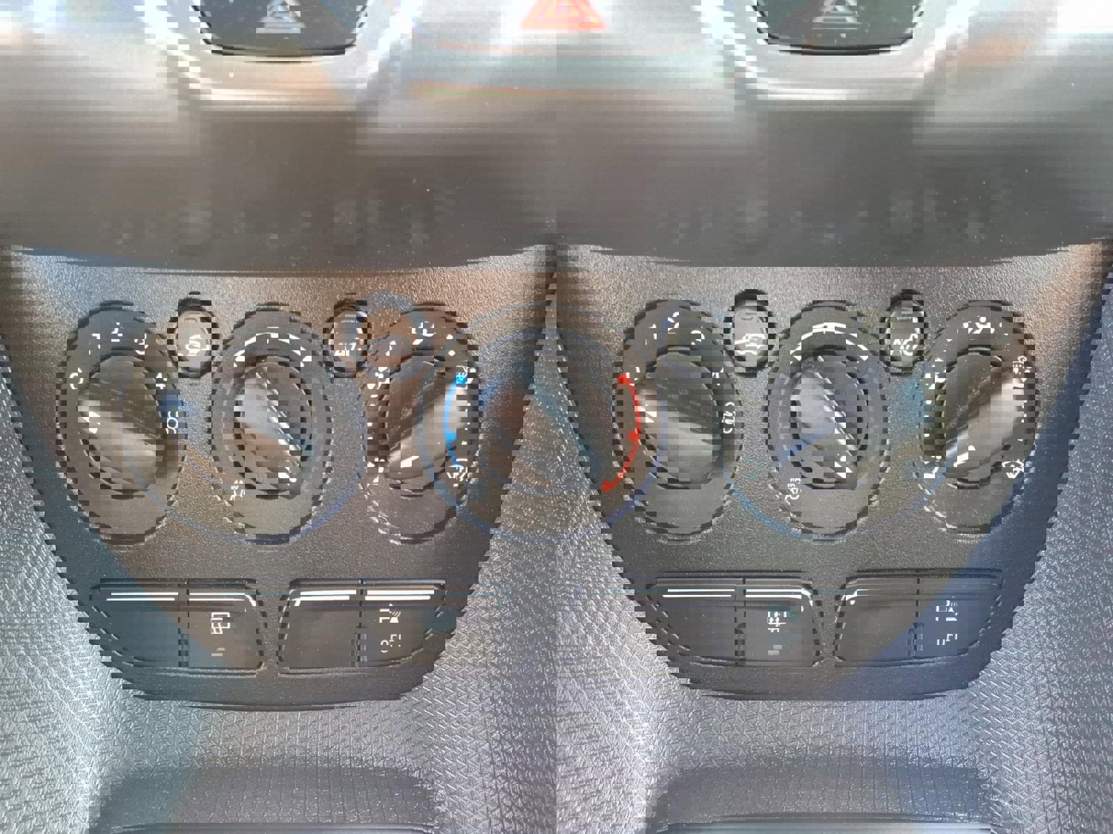 Certified 2018 Ford Transit Connect XL image 19