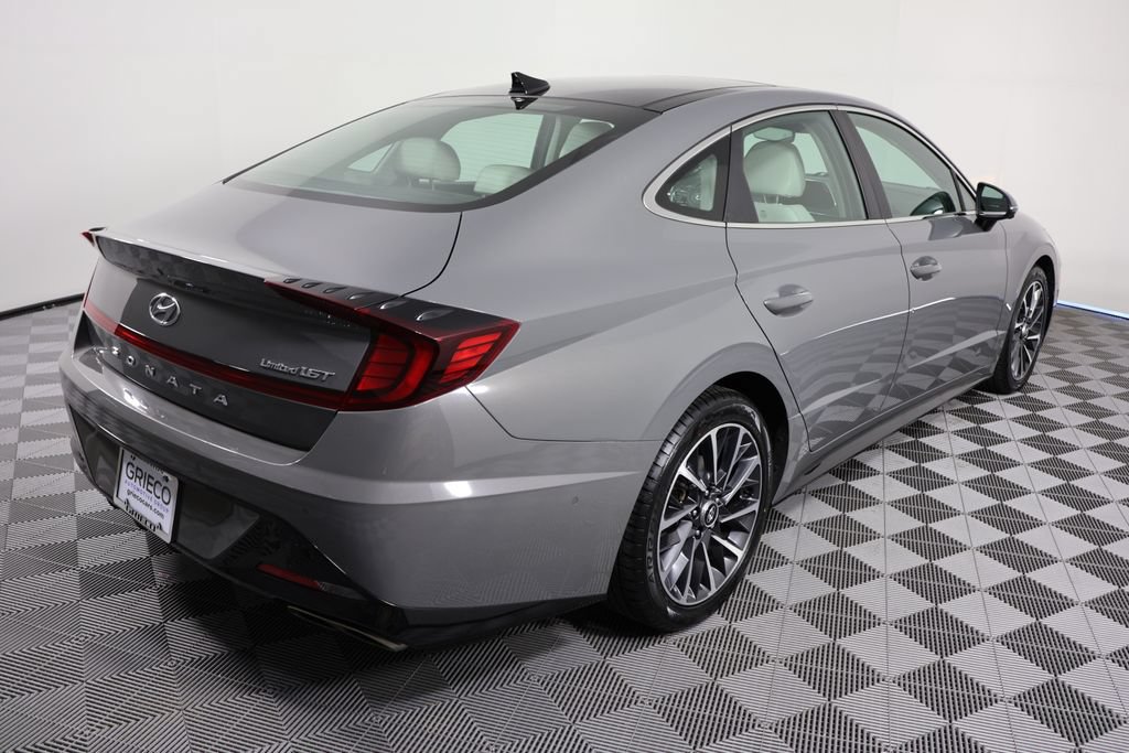 Used 2022 Hyundai Sonata Limited w/ Preferred Accessory Package FWD image 8