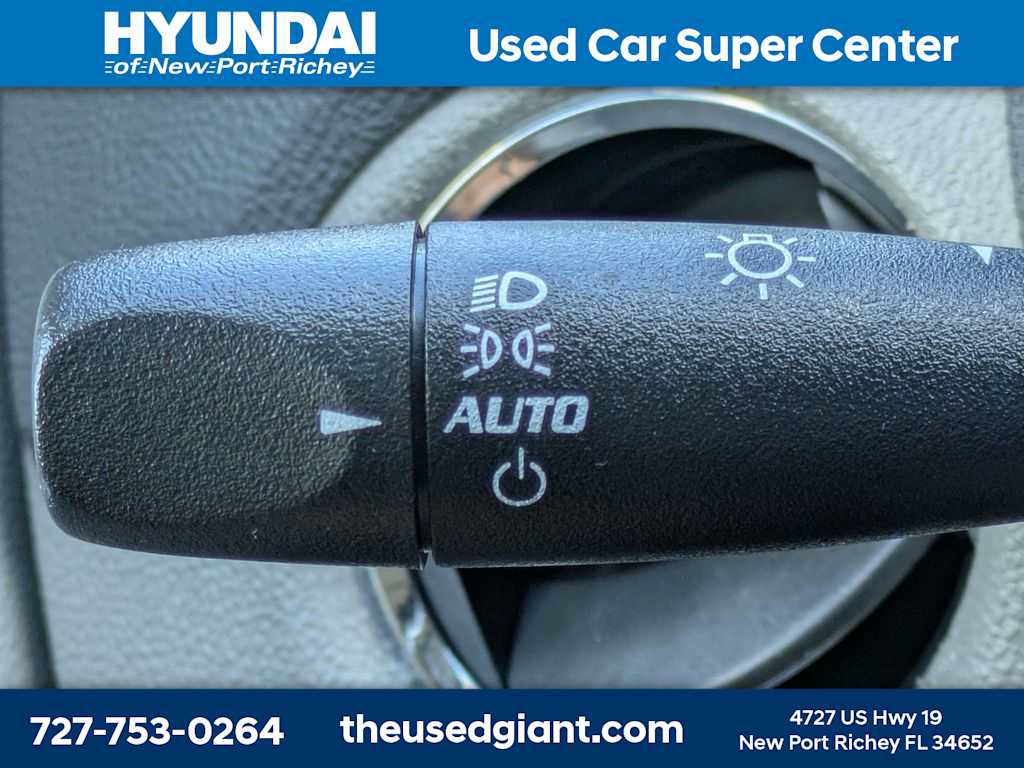 Used 2010 Chevrolet HHR LT FWD image 29