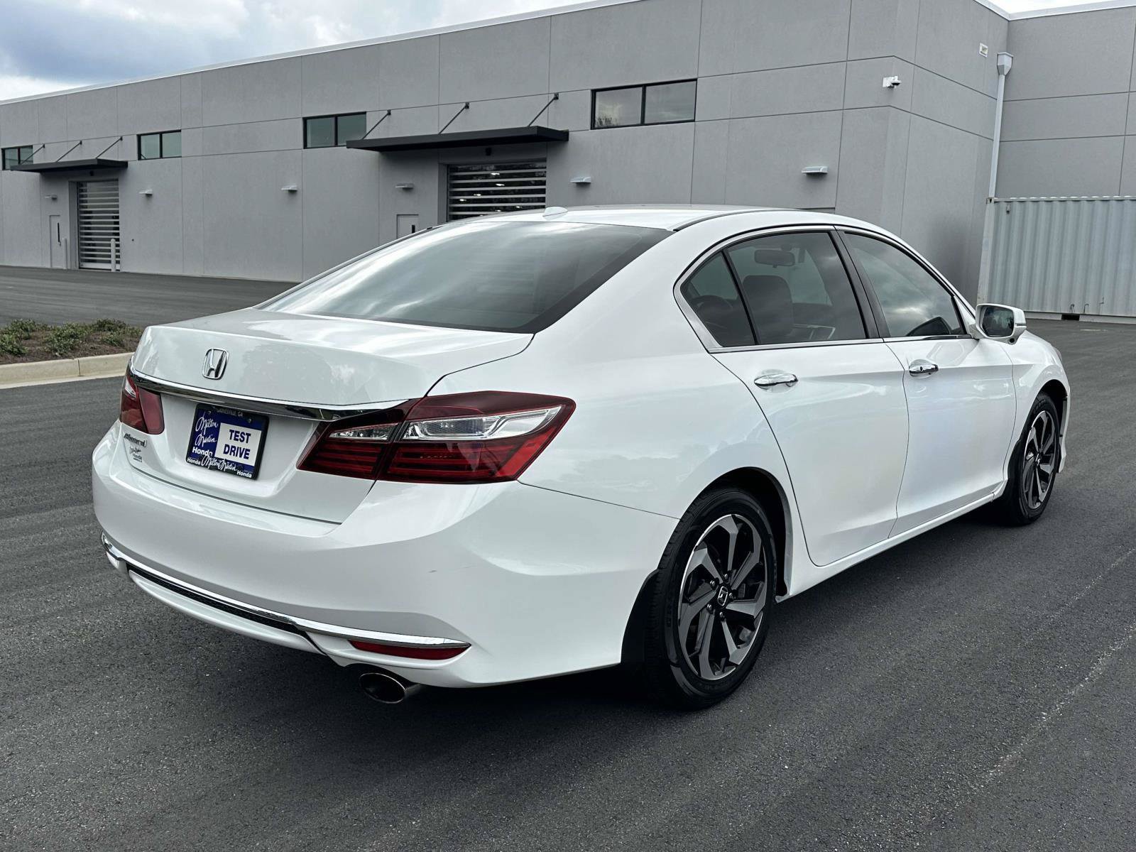 Used 2017 Honda Accord EX image 26