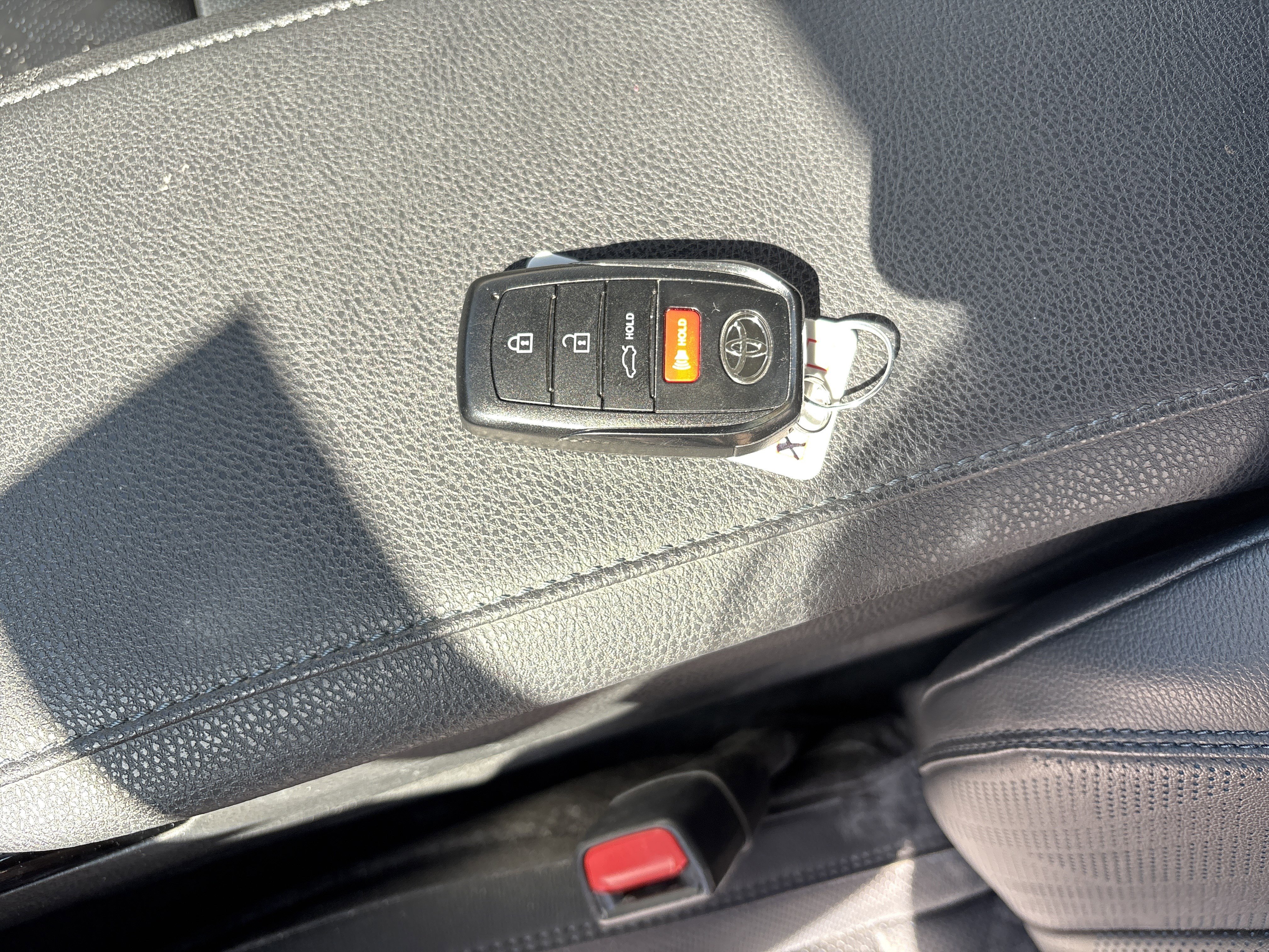 Used 2025 Toyota Camry XSE FWD image 35