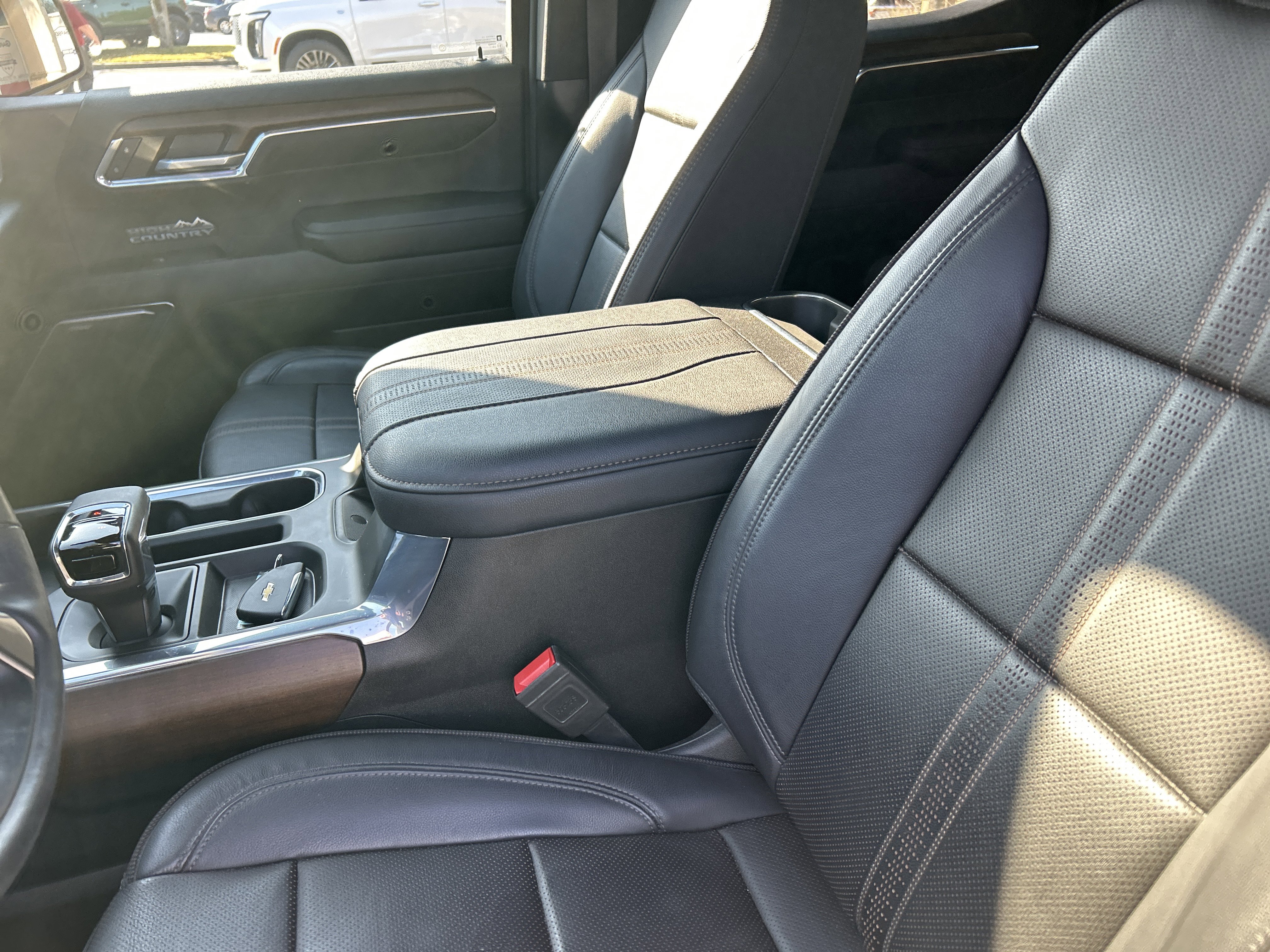 Used 2024 Chevrolet Silverado 1500 High Country w/ Z71 Off-Road Package image 13