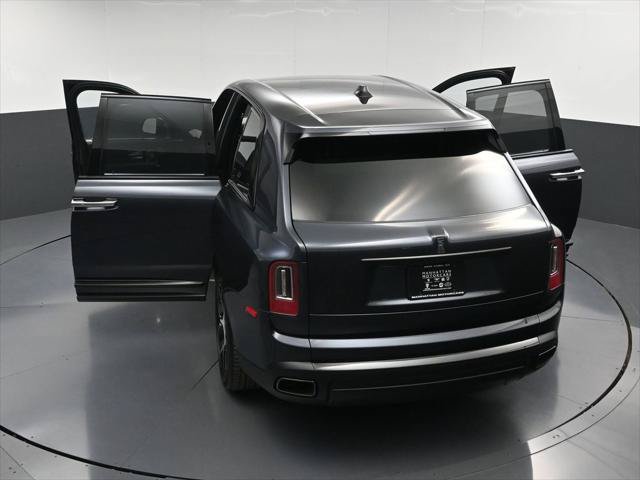 Certified 2024 Rolls-Royce Cullinan Black Badge AWD/4WD image 40