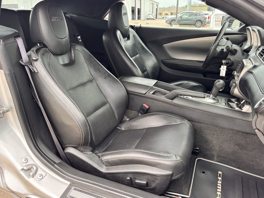 Used 2015 Chevrolet Camaro SS image 27