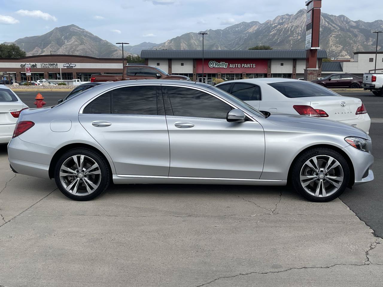 Used 2016 Mercedes-Benz C 300 4MATIC Sedan image 4