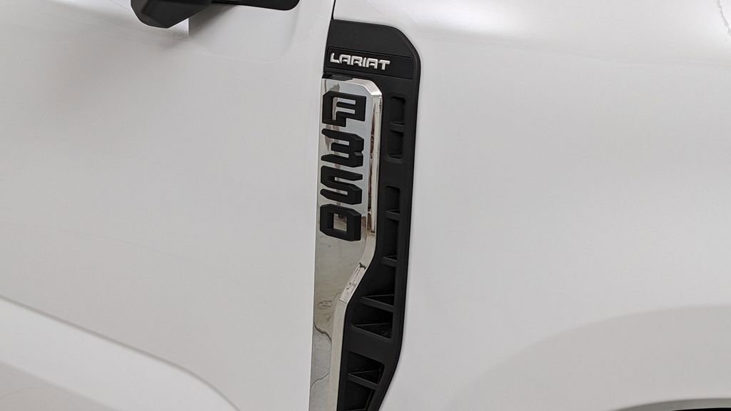 Used 2024 Ford F350 Lariat w/ Lariat Ultimate Package image 43