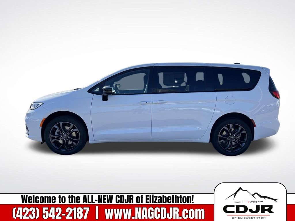 New 2026 Chrysler Pacifica Select image 7