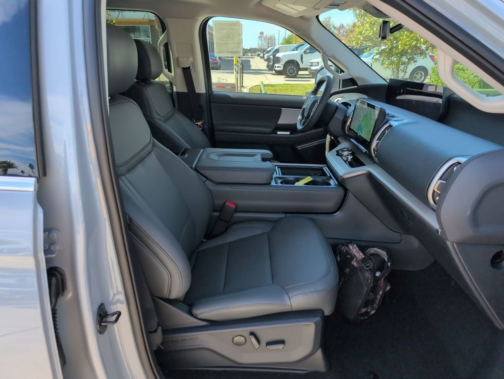 New 2026 Ford Expedition Active image 12