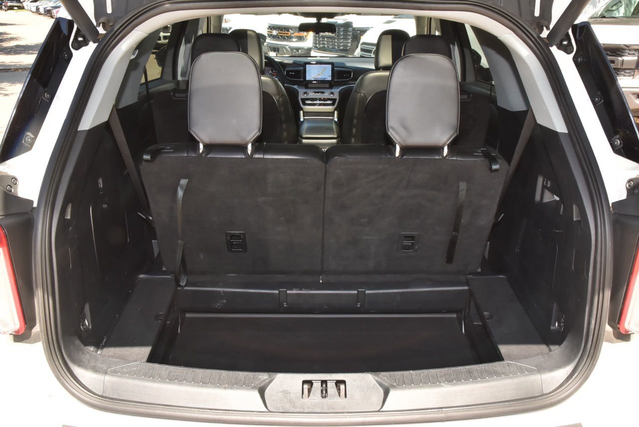 Used 2023 Ford Explorer XLT w/ Equipment Group 202A AWD/4WD image 37